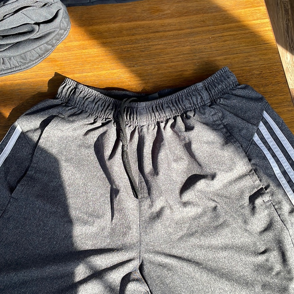 adidas Men's Gray 3-stripe Athletic Shorts size medium